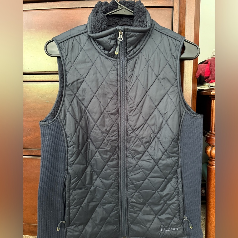 LLBean women’s vest in navy blue